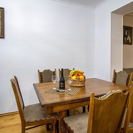 Cozy Apartment On Kostava Tbilisi ภายนอก รูปภาพ