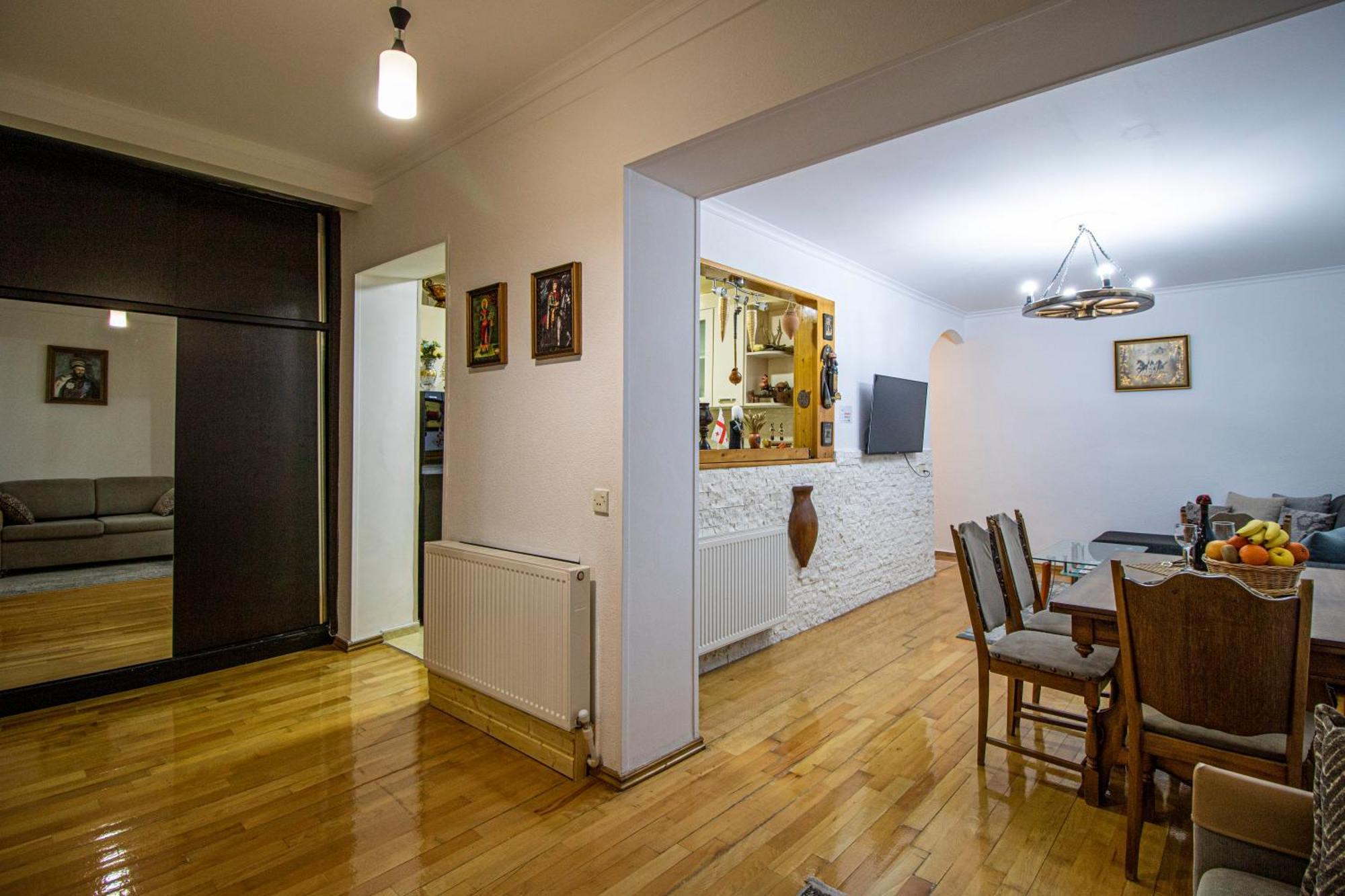 Cozy Apartment On Kostava Tbilisi ภายนอก รูปภาพ