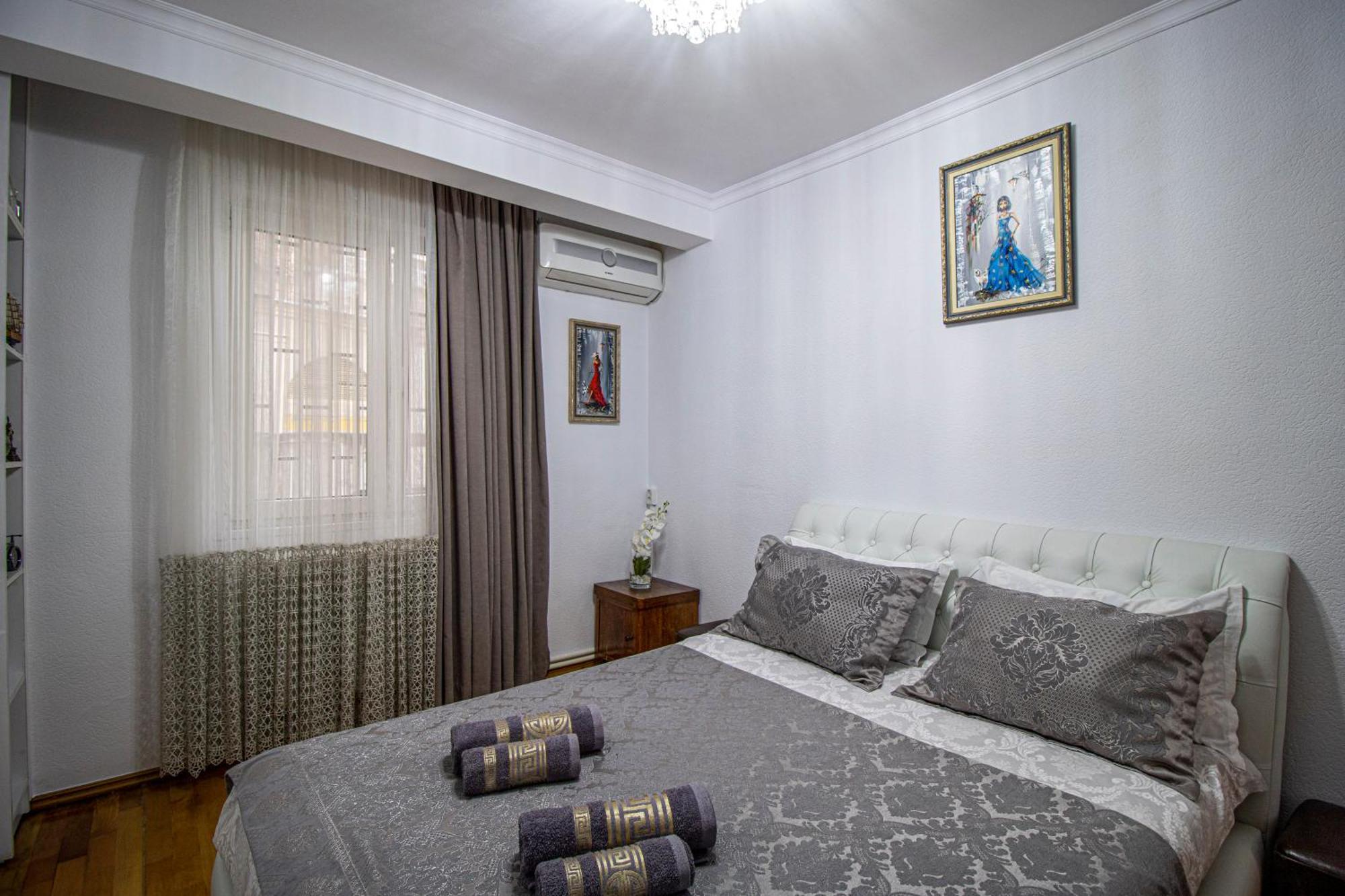 Cozy Apartment On Kostava Tbilisi ภายนอก รูปภาพ