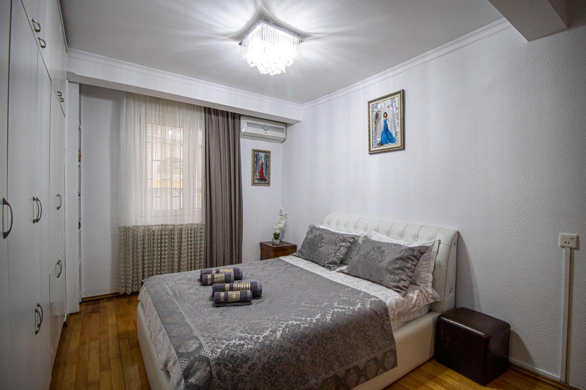 Cozy Apartment On Kostava Tbilisi ภายนอก รูปภาพ