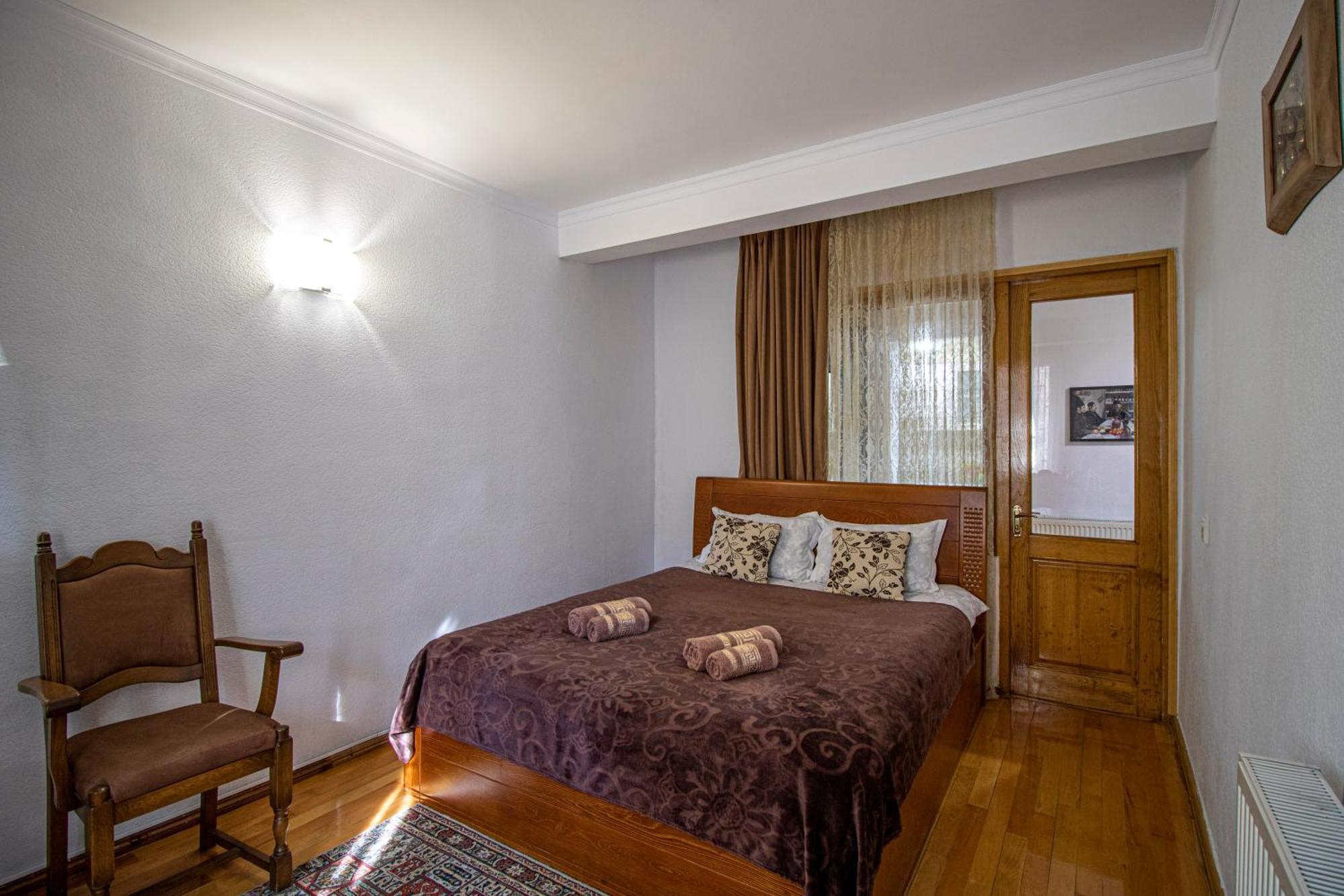 Cozy Apartment On Kostava Tbilisi ภายนอก รูปภาพ