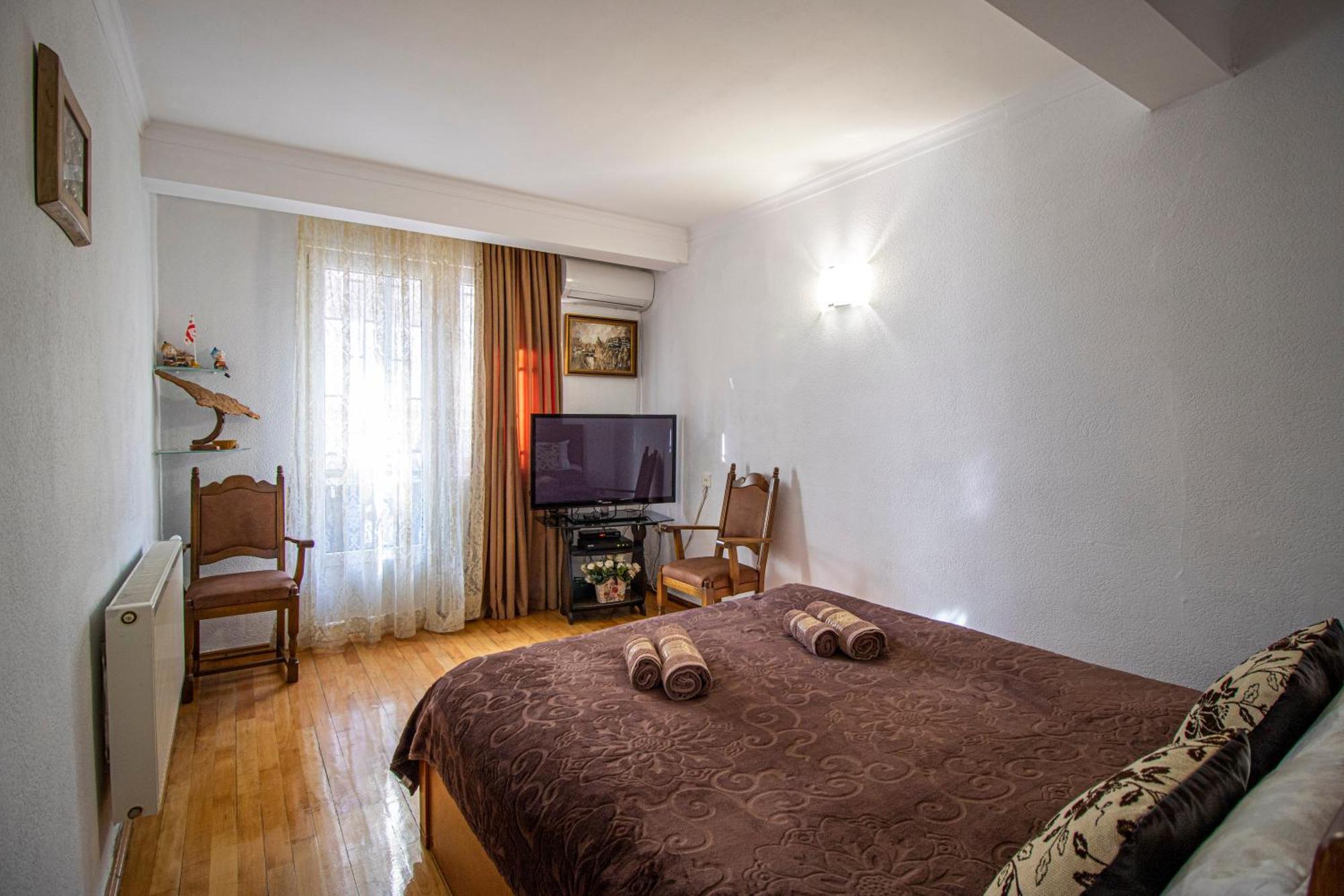 Cozy Apartment On Kostava Tbilisi ภายนอก รูปภาพ